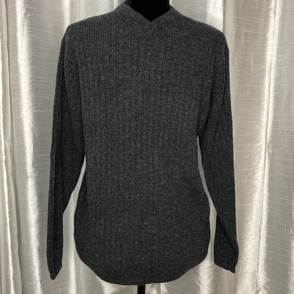 Structure Men’s Small LambsWool Blend Dark Gray Ribbed V Neck Sweater - Picture 2 of 7